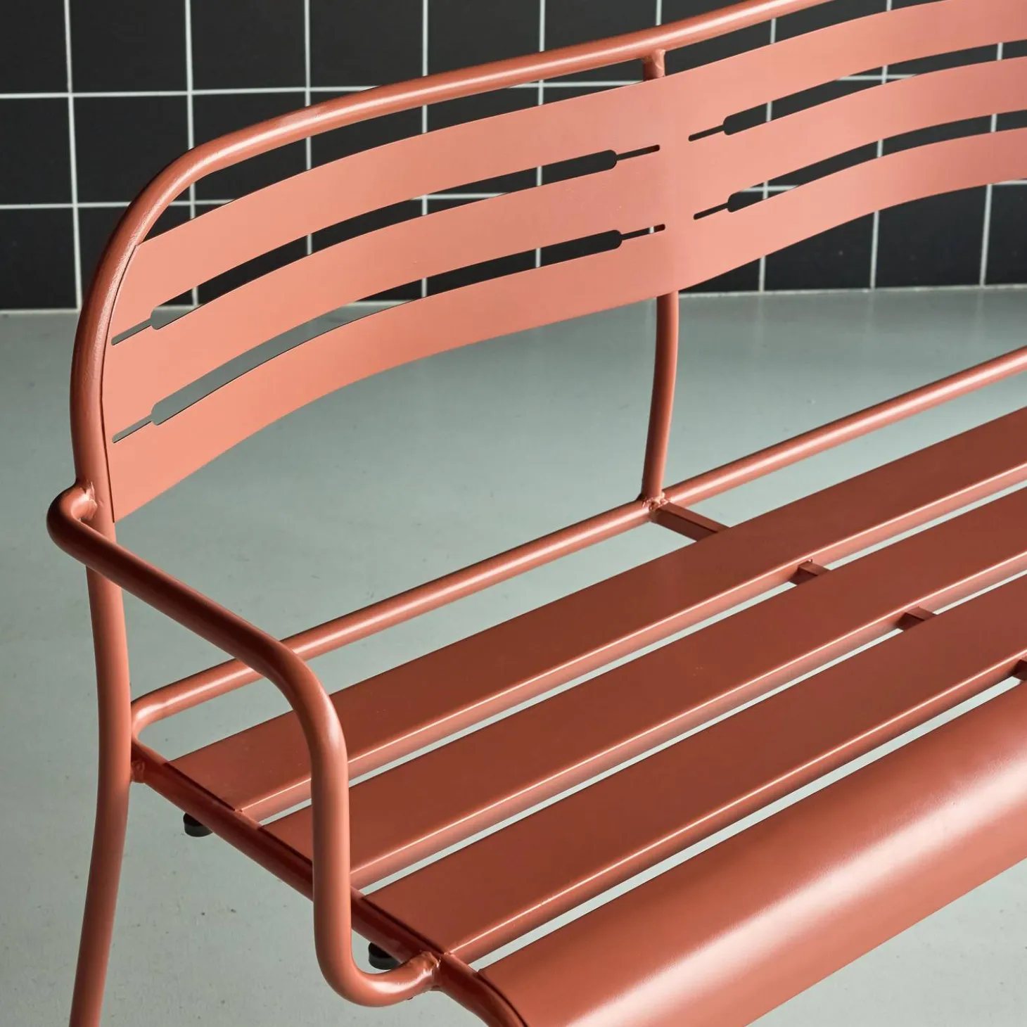 Outdoor steel 2-seater bench