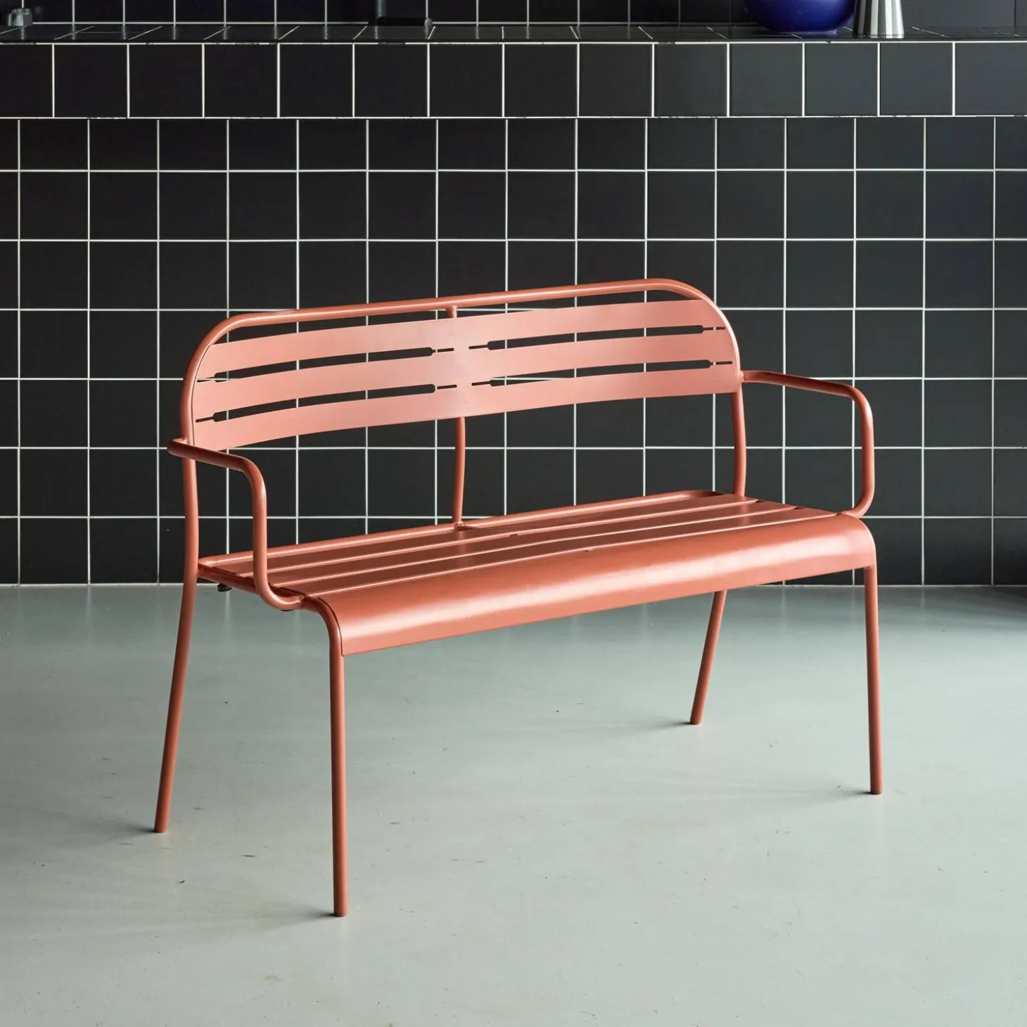 Outdoor steel 2-seater bench