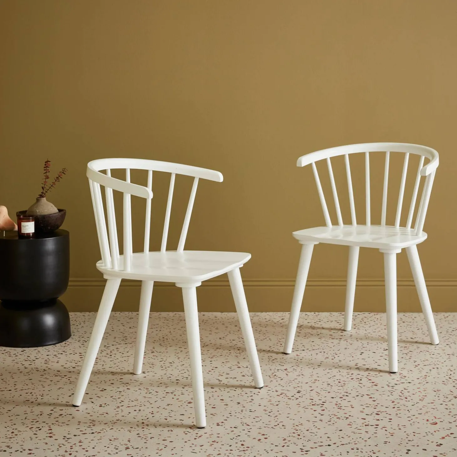 Pair of chairs in walnut wood and plywood
