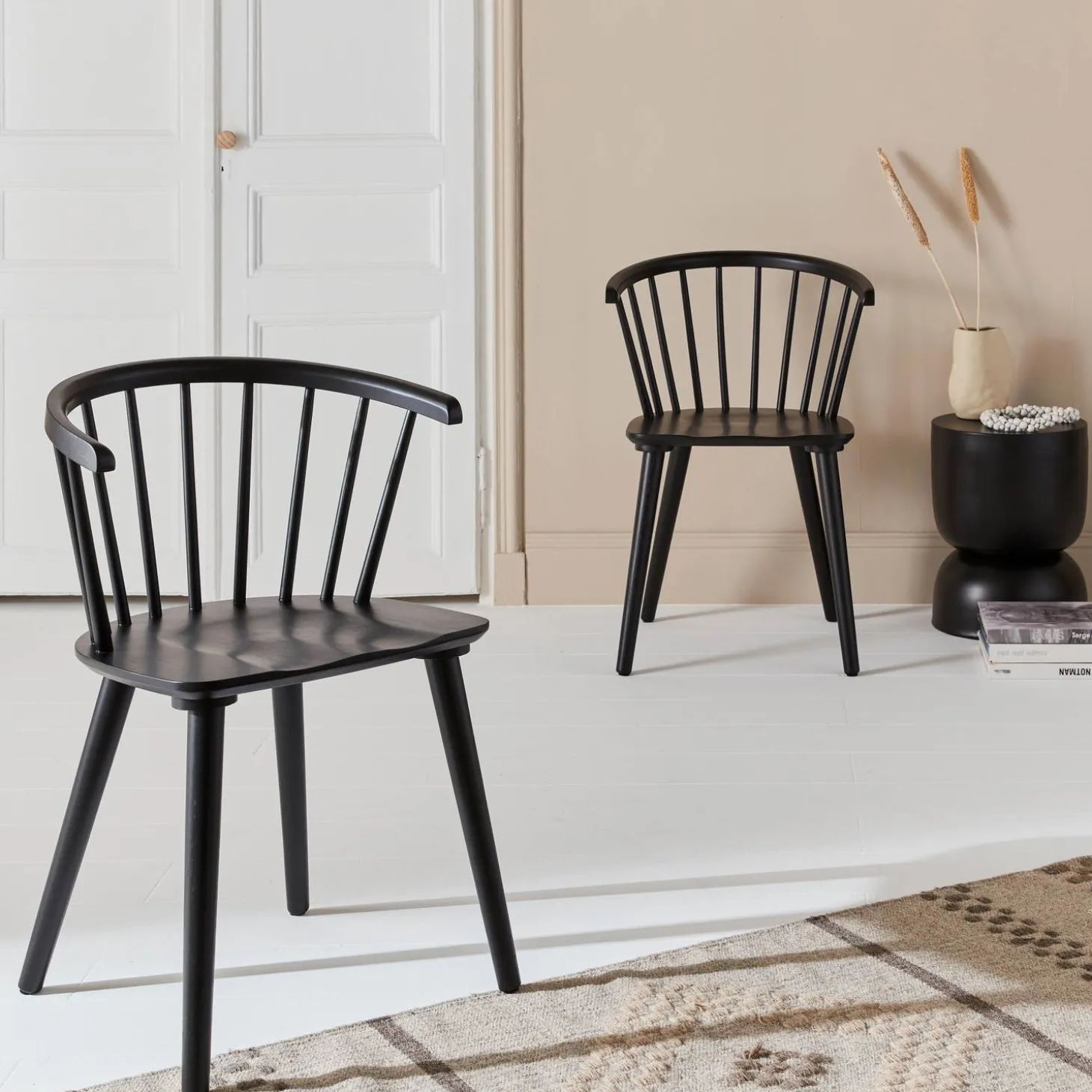 Pair of chairs in walnut wood and plywood