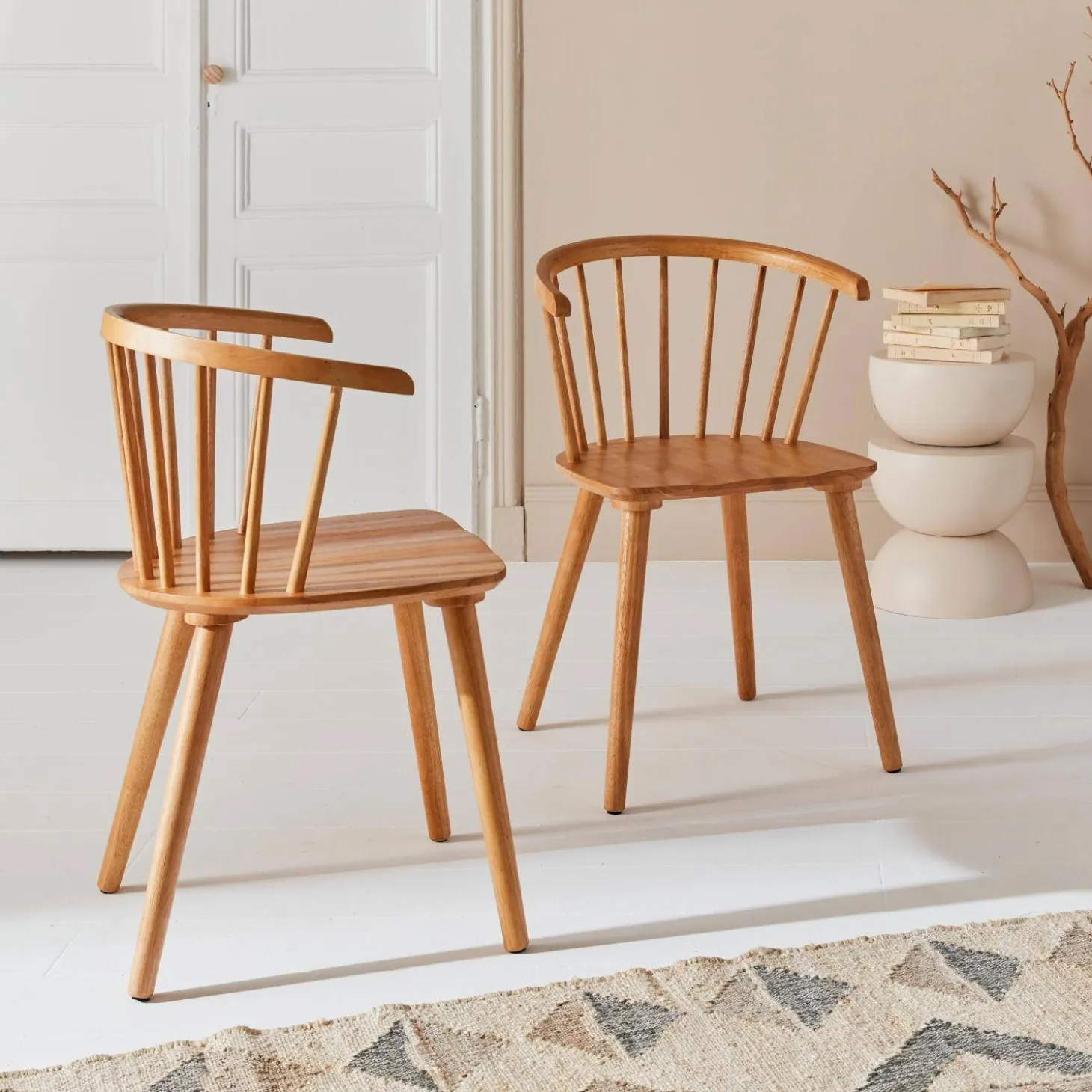 Pair of chairs in walnut wood and plywood