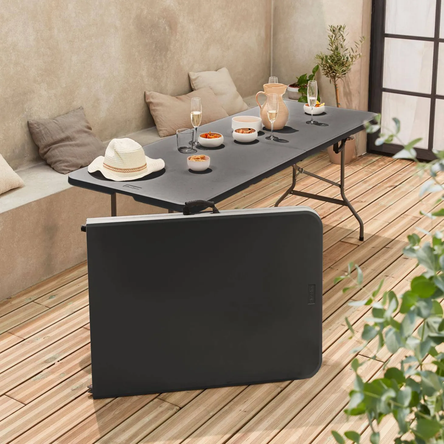 Pair of foldable plastic reception tables