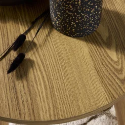 Pair of nesting coffee tables with wood effect