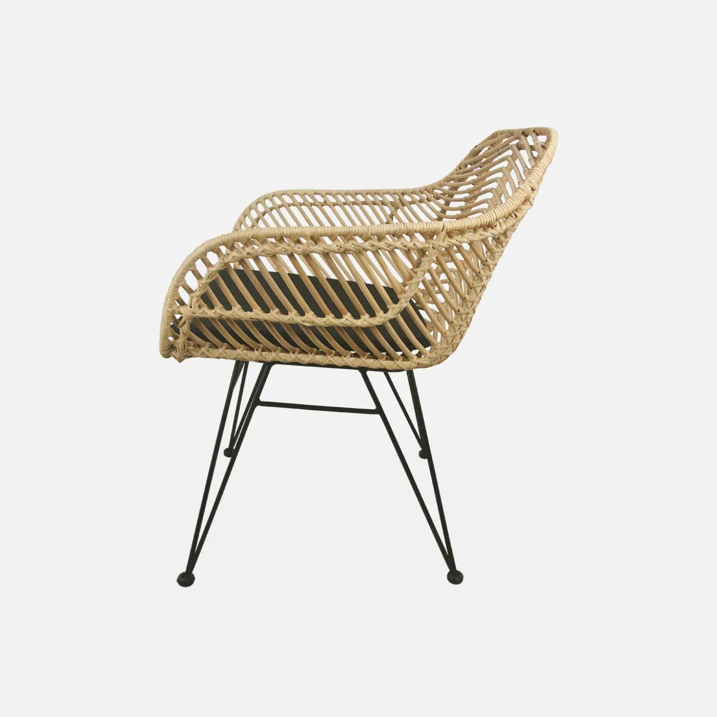 Rattan armchair with removable cushion