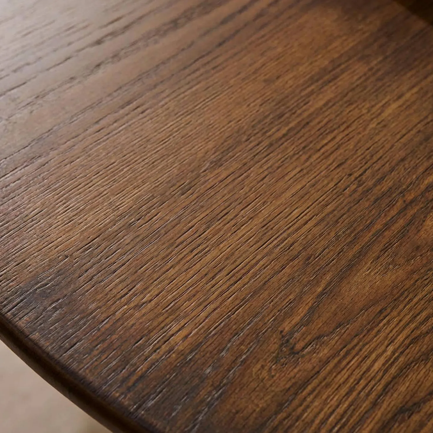 Round rubberwood dining table and oak veneer 4 seats