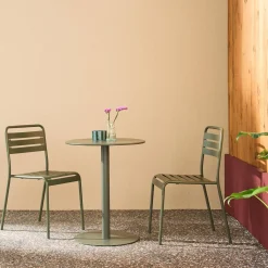 Round steel bistro garden table + 2 chairs