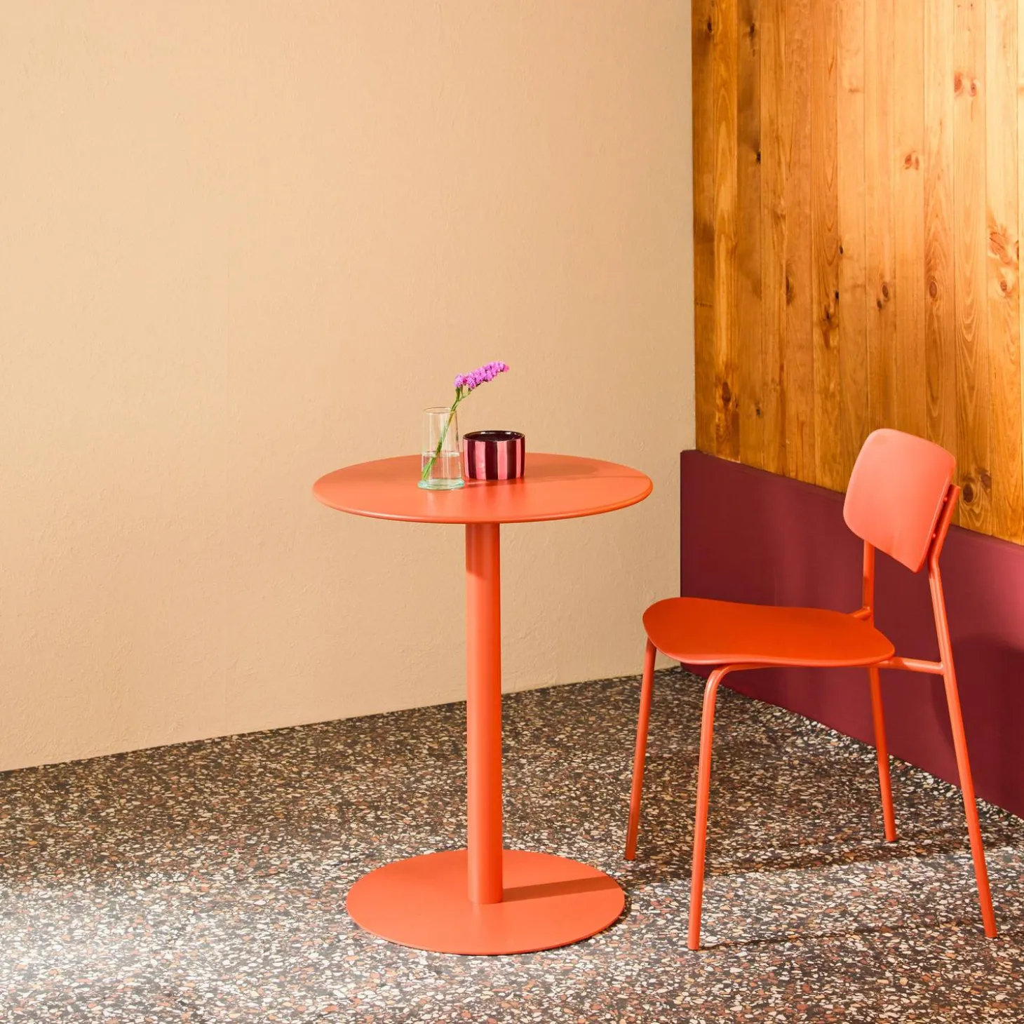 Round steel bistro garden table for 2 people