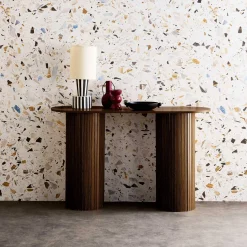 Scandinavian oval console with grooved wooden effect