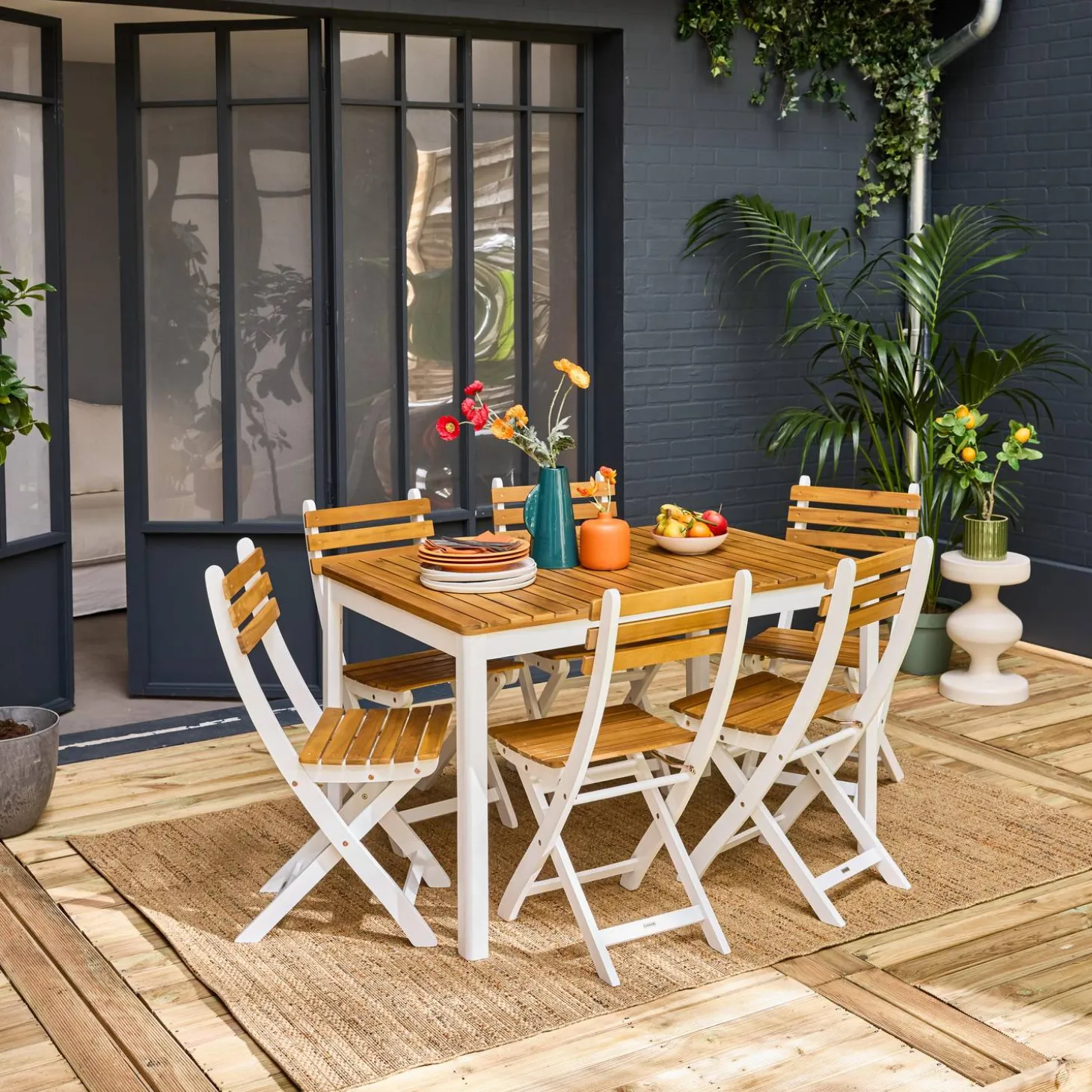 6-seater acacia garden table with rounded corners
