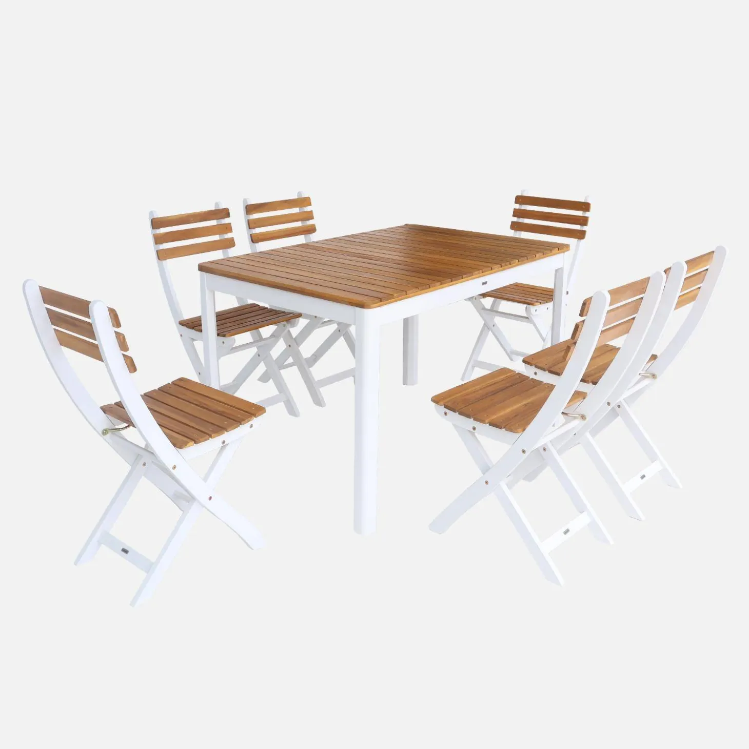 6-seater acacia garden table with rounded corners