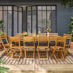 10-seater acacia garden table with rounded corners