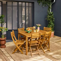 6-seater acacia garden table with rounded corners