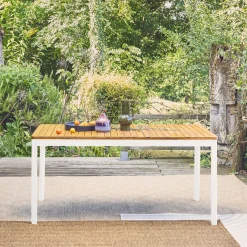 8-seater acacia wooden garden table with rounded corners