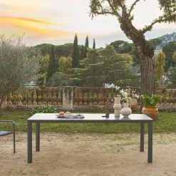 8-seater aluminium garden table