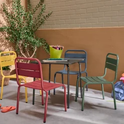 4-seater children's metal table and chair set