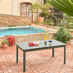 8-seater extendable aluminium garden table