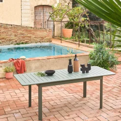 6-seater extendable aluminium garden table