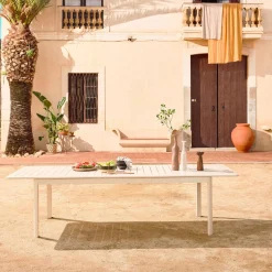 10-seater extendable aluminium garden table
