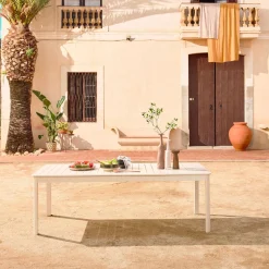 10-seater extendable aluminium garden table