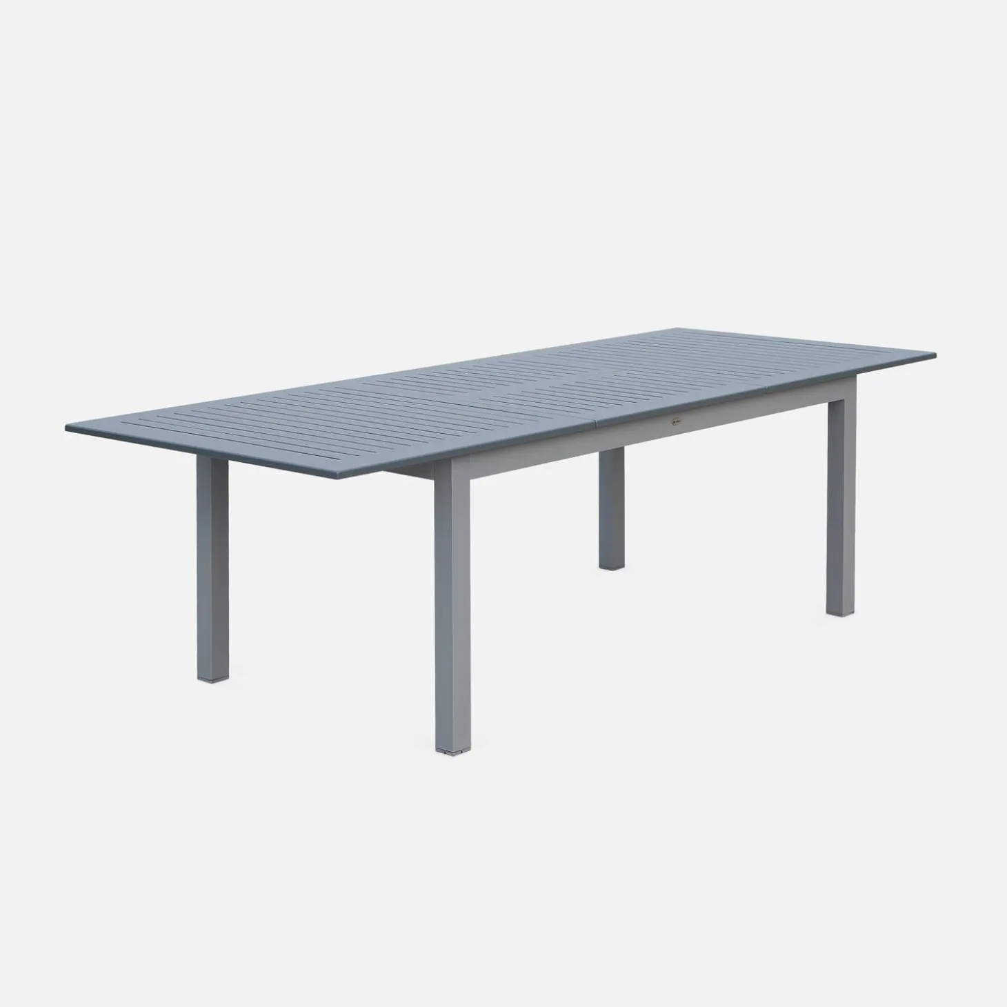 8-seater extendable garden table aluminum