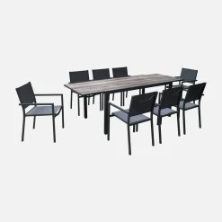 8-seater extendable outdoor table