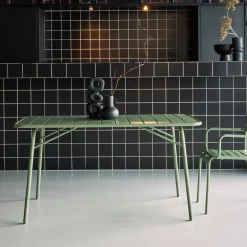 4-seater metal folding garden table 140cm