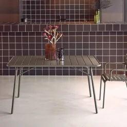4-seater metal folding garden table 140cm