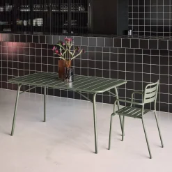 4-seater metal folding garden table 140cm
