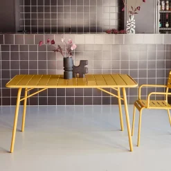 4-seater metal folding garden table 140cm
