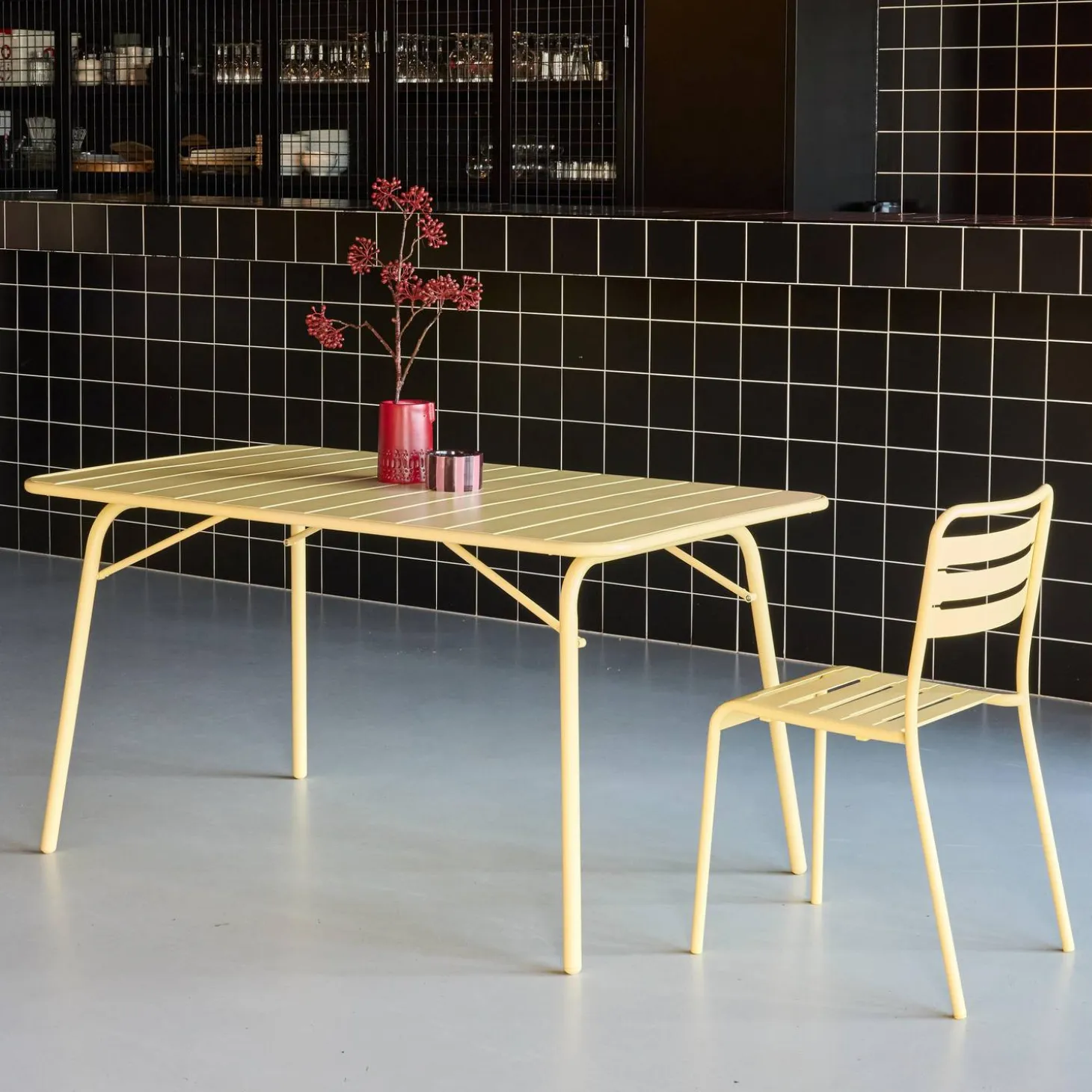 4-seater metal folding garden table 140cm