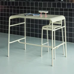 4-seater metal garden bar table