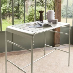 4-seater metal garden bar table