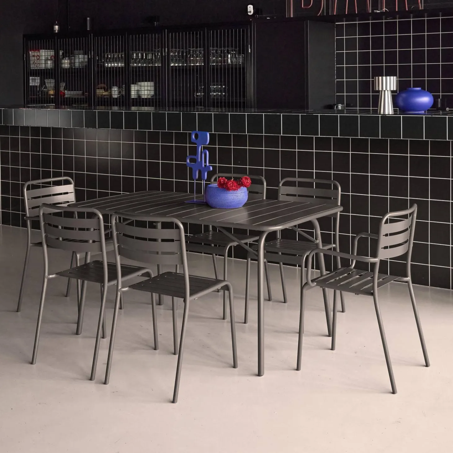 6-seater metal garden table set with 6 chairs