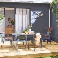 6-seater metal garden table with 2 armchairs and 4 chairs