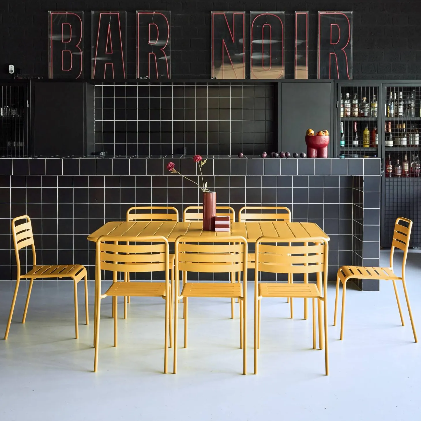 8-seater metal garden table with 8 chairs