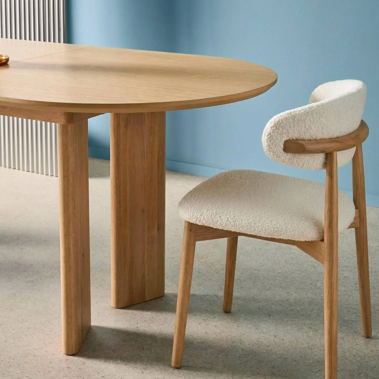 6-8 seater oval extendable dining table, rubberwood and oak veneer