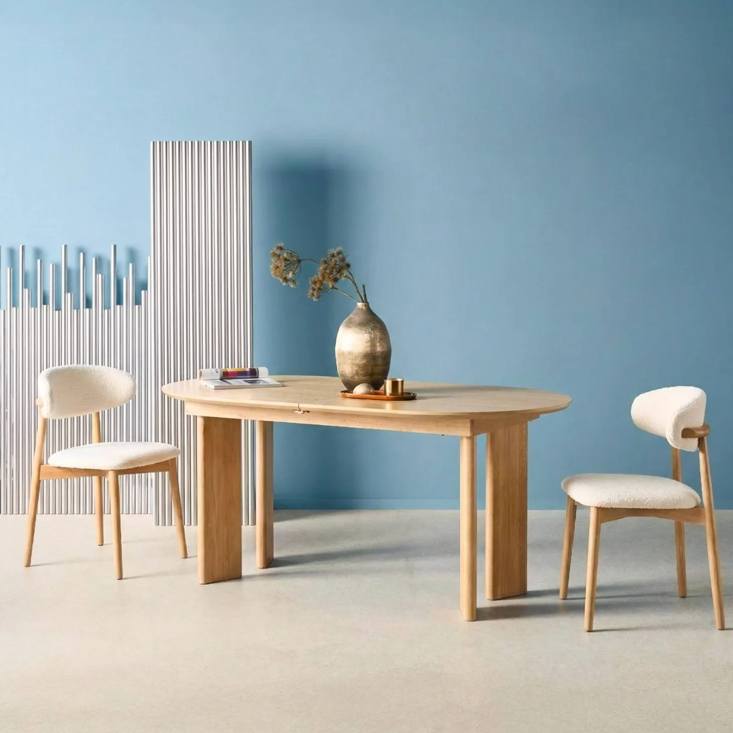 6-8 seater oval extendable dining table, rubberwood and oak veneer