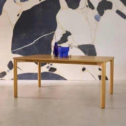 6-seater rectangular dining table with rubberwood and oak veneer