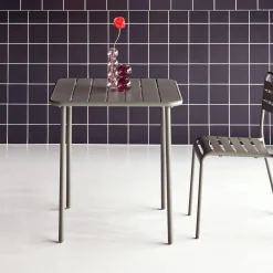 2-seater square steel garden table