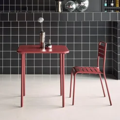 2-seater square steel garden table