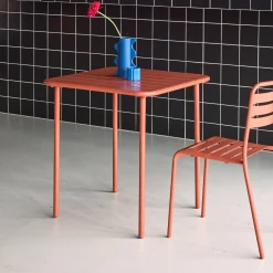 2-seater square steel garden table