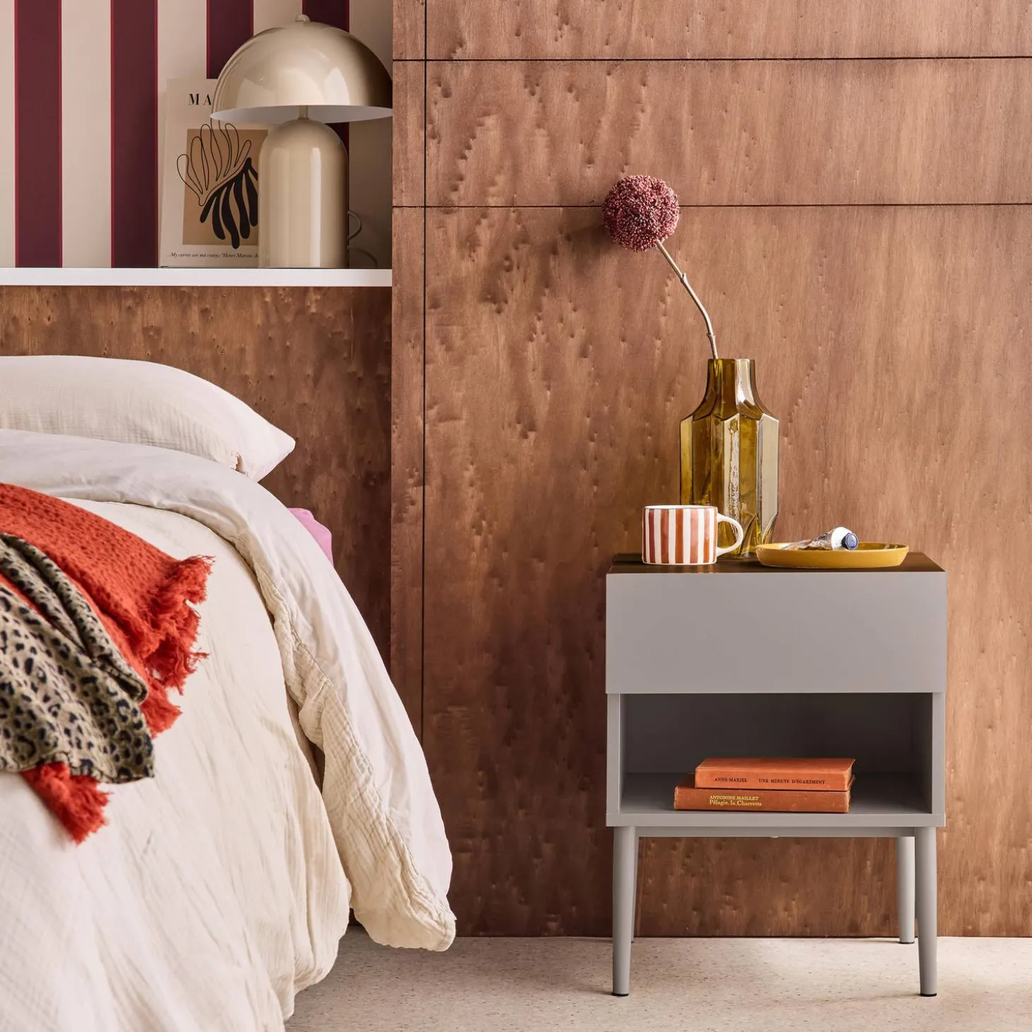 Set of 2 bedside tables metal and wood decor 1 door 1 niche
