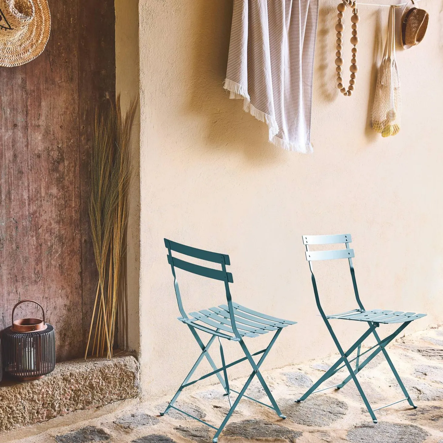 Set of 2 folding garden chairs