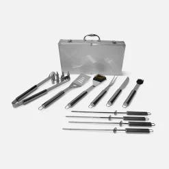 Set of 18 pieces barbecue tool set with a case