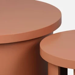 Set of 2 round nesting coffee tables
