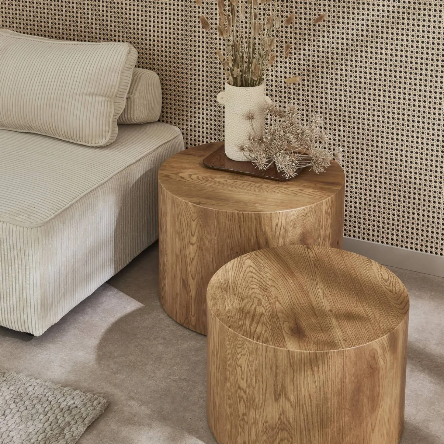 Set of 2 round nesting coffee tables wood effect