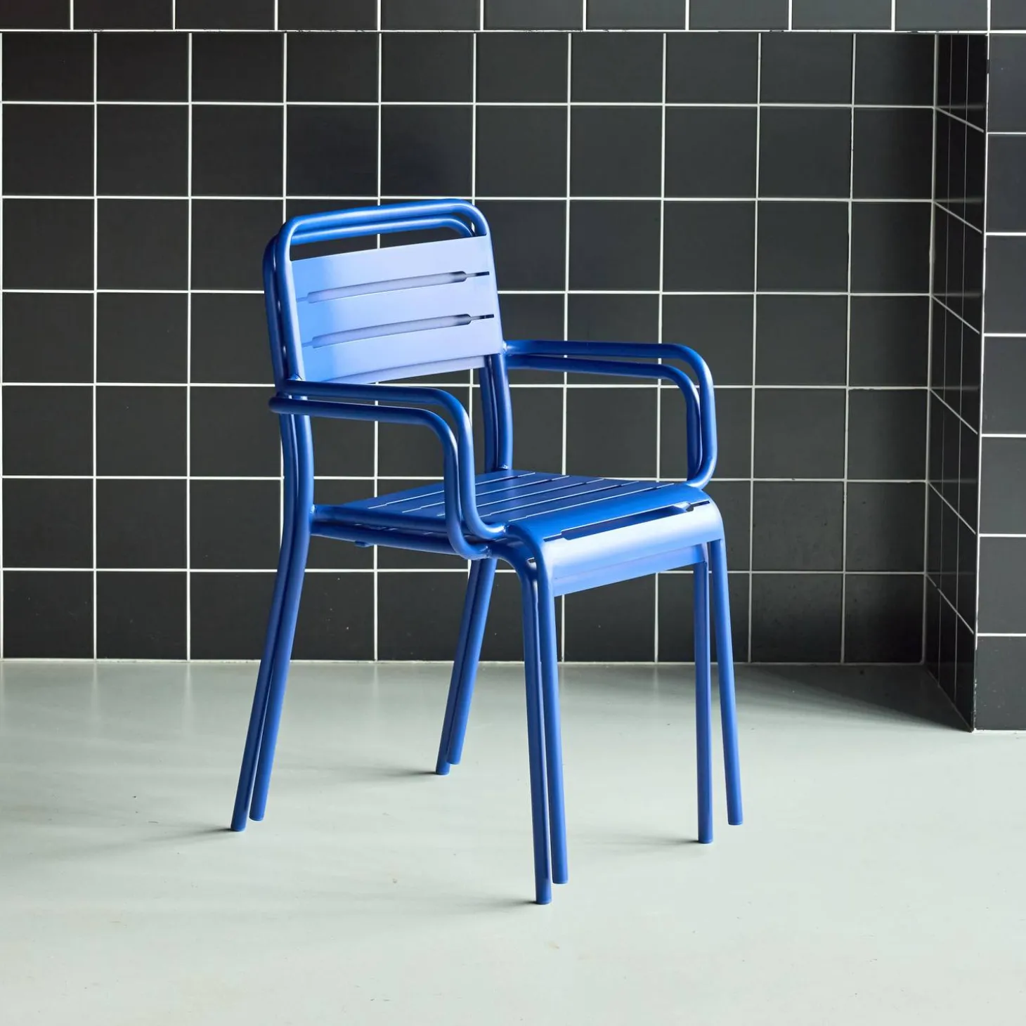 Set of 2 stackable steel garden armchairs