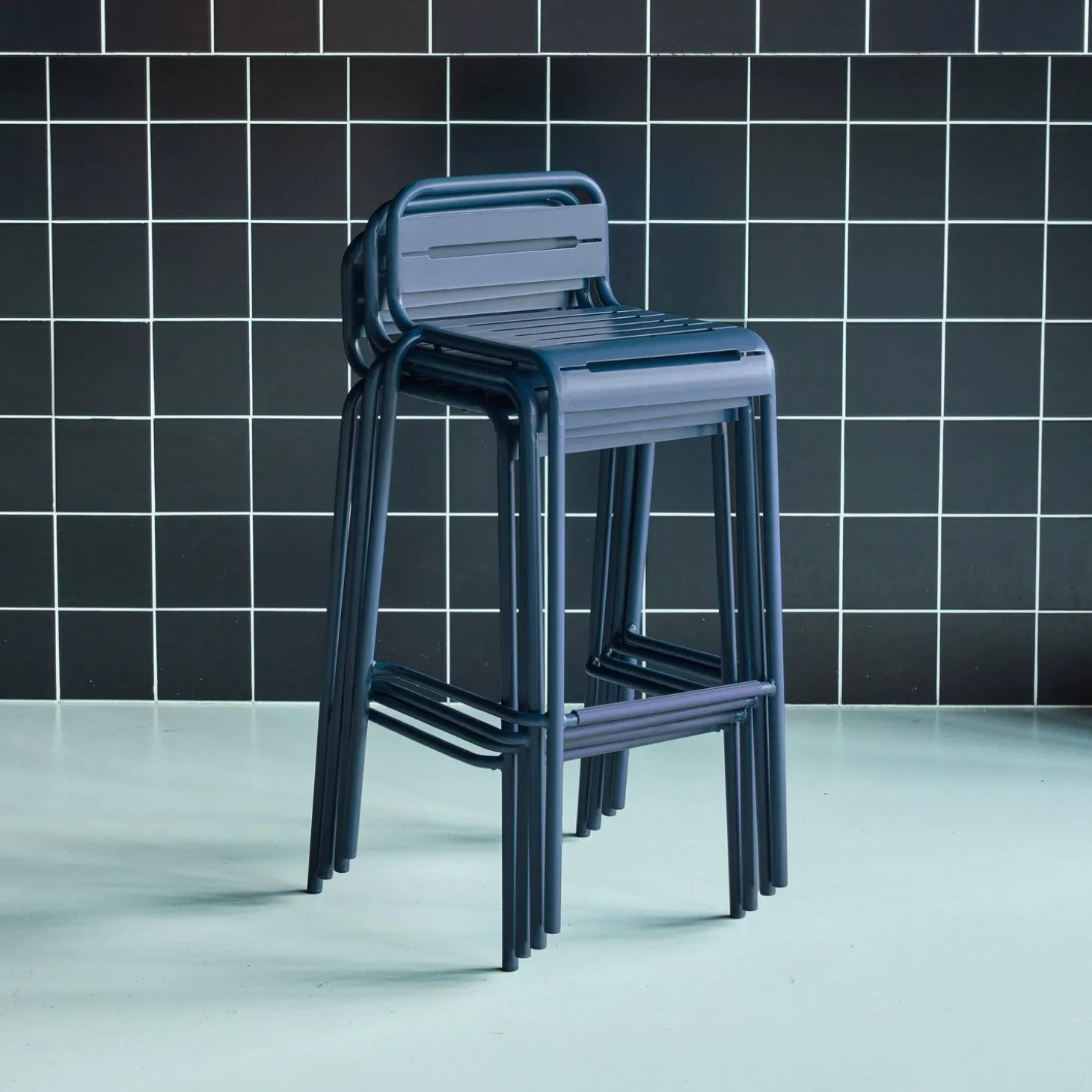 Set of 4 steel and stackable garden high chairs