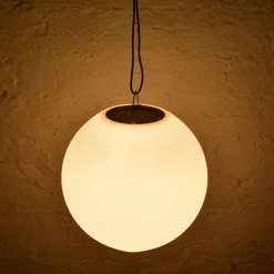 Spherical LED lamp with remote control