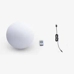 Spherical LED lamp with remote control